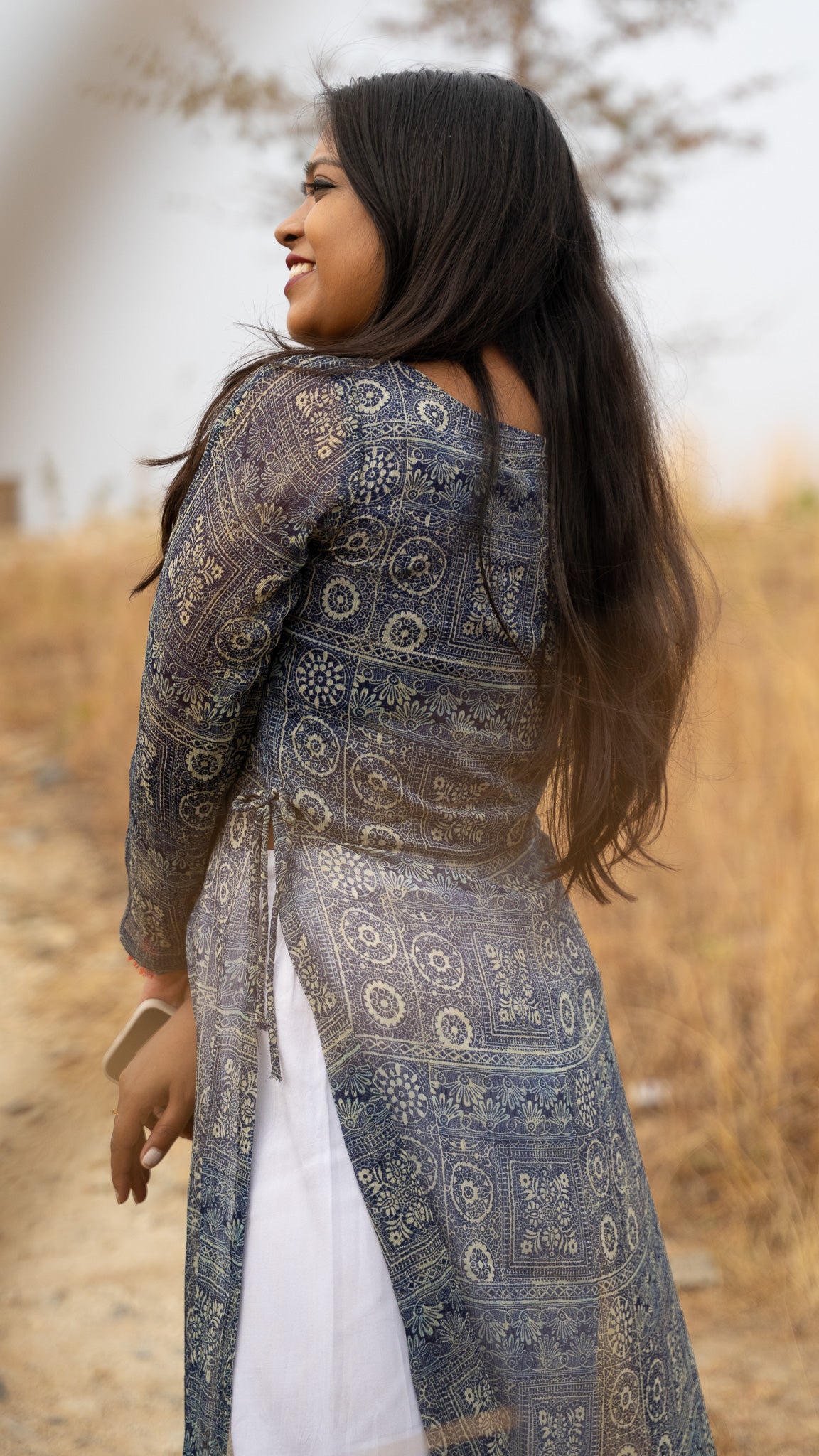 Chiffon kurta with side slit and tying