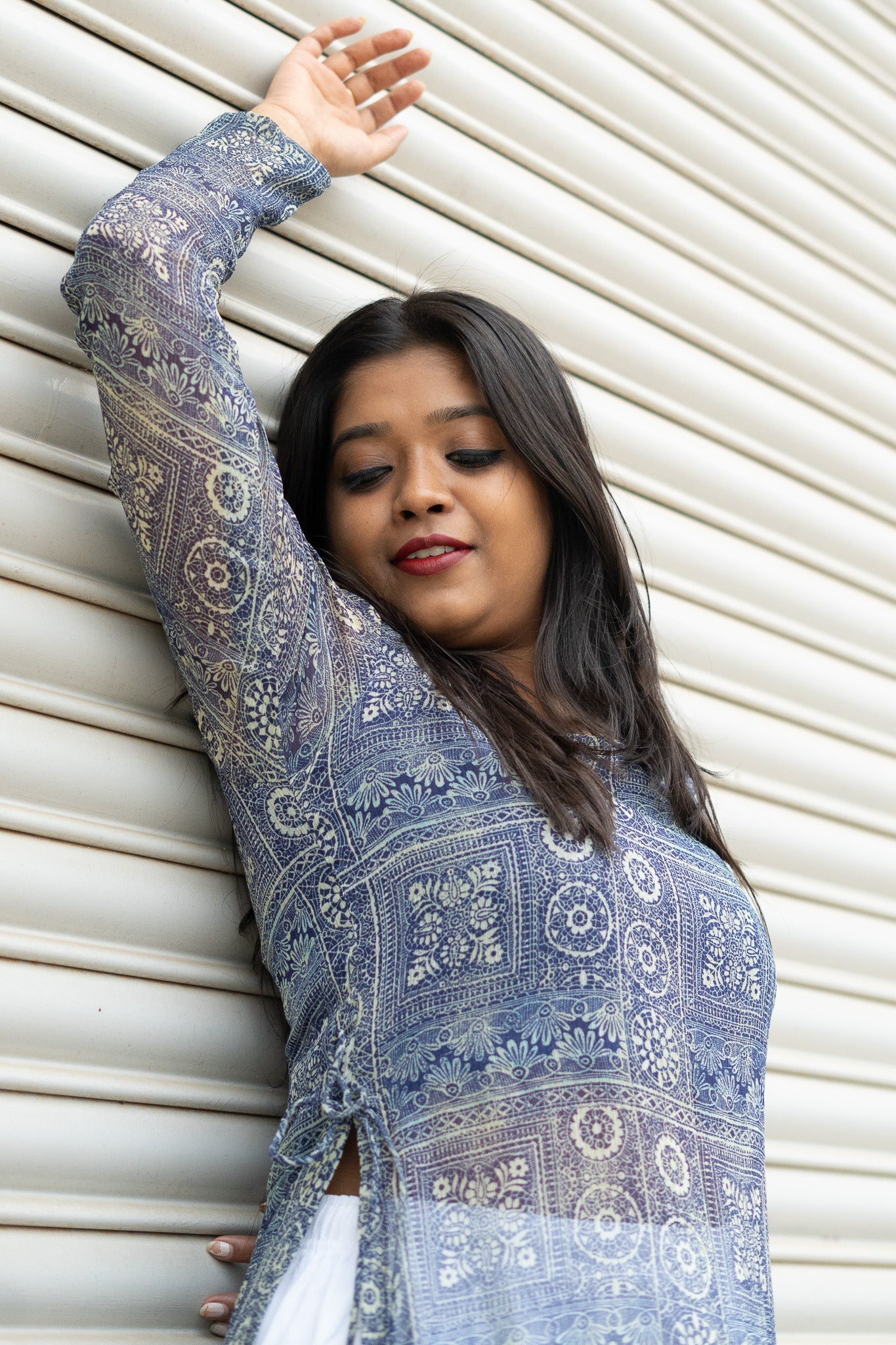 Chiffon kurta with side slit and tying